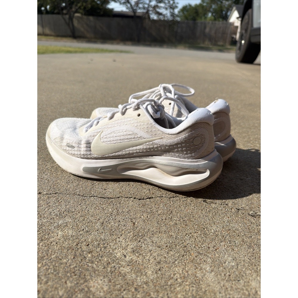 Nike Journey Run Womens Road Running Shoes FJ7765-102 Sz 8.5